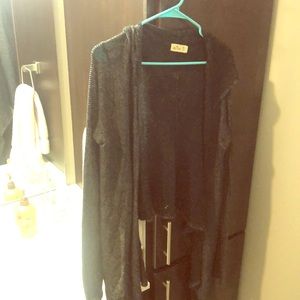 Cute high to low sweater!